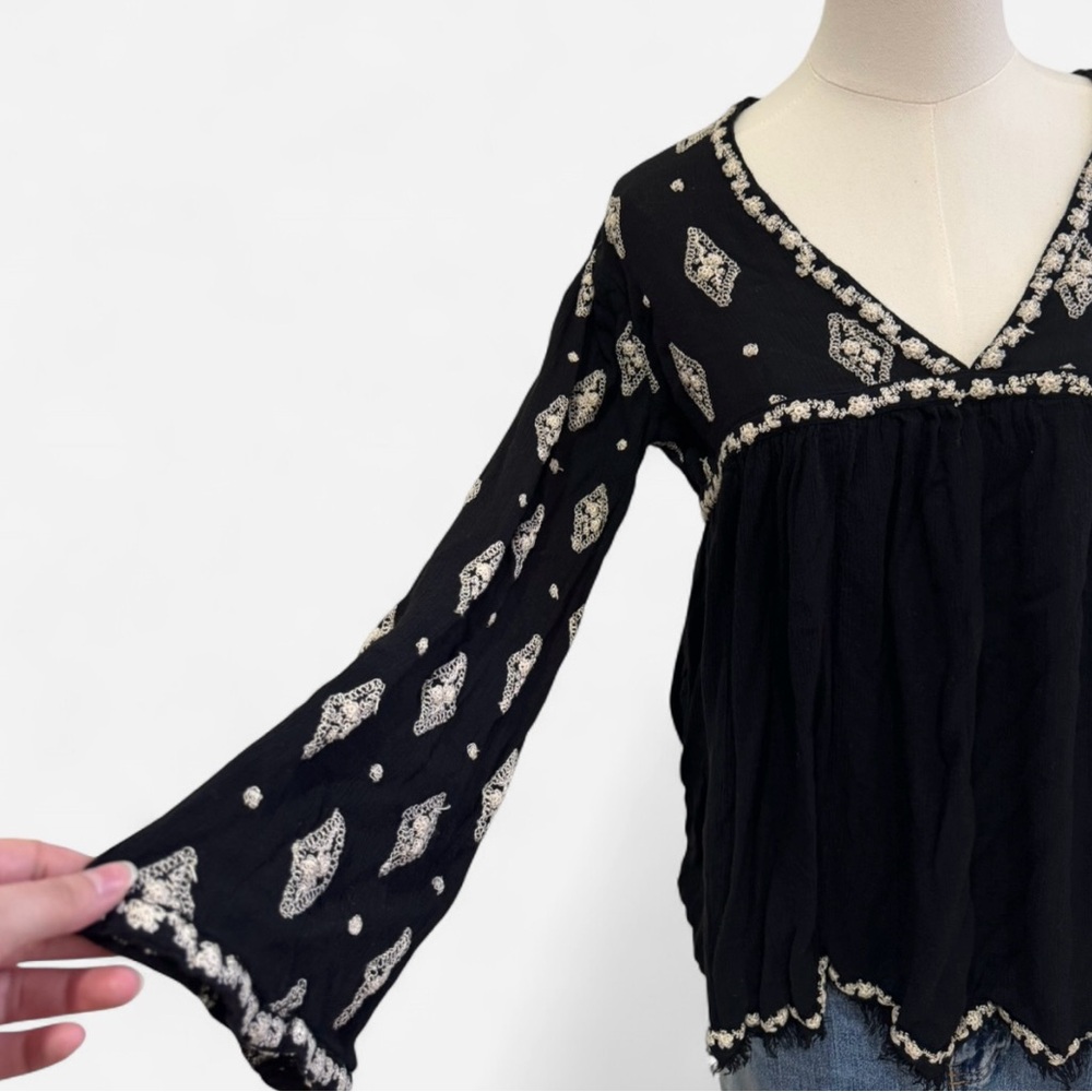 Free People Black and Cream Blouse - Picture 2 of 4